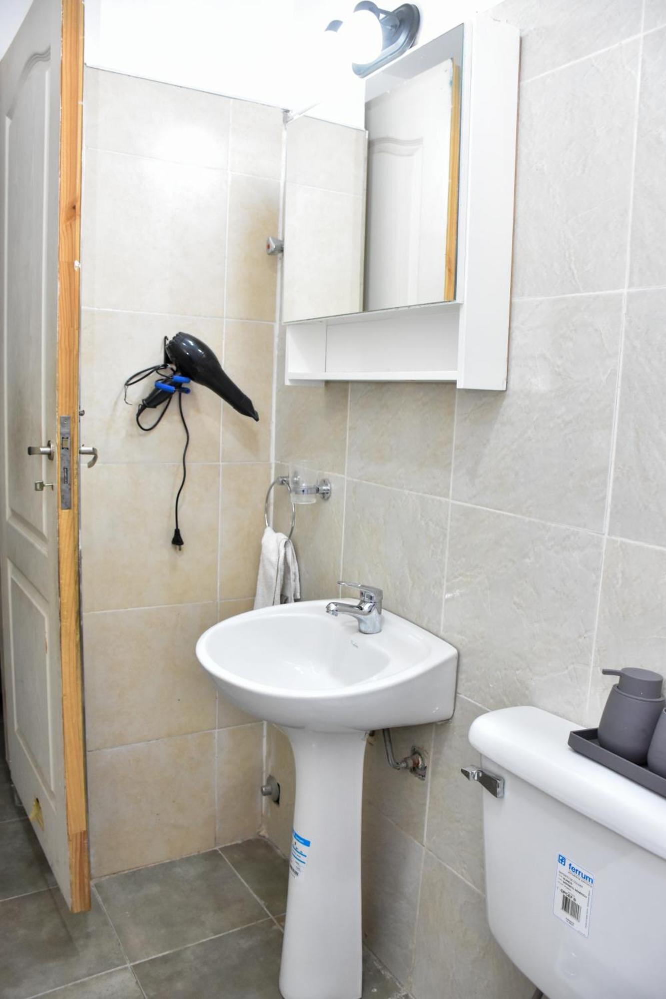 Departamento En Planta Baja, Centrico, Cochera Cubierta Sarmiento265apart D7